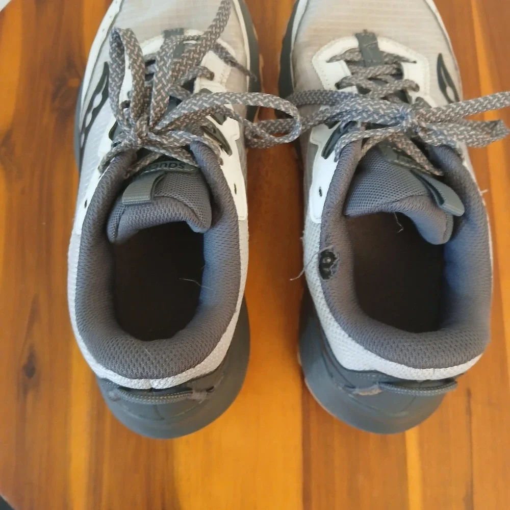 Saucony Aura TR Trail Running‎ Shoes Womens 7.5 Grey Sneakers S10862-130